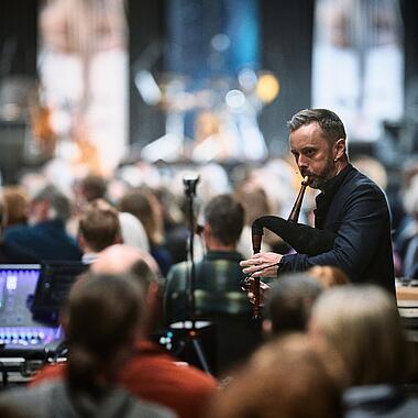 Mads Kjoller Henningsen plays the flute