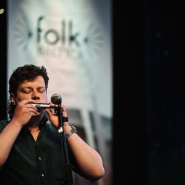Jan Faltings playing at the Nordsee concert