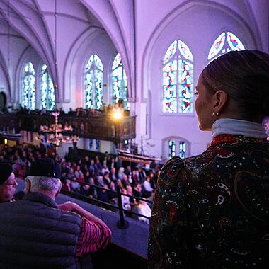 Marta Matuszna singing in St. Jurgen Church